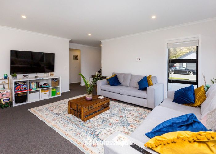  at 18 Castletown Street, Wallaceville, Upper Hutt, Wellington