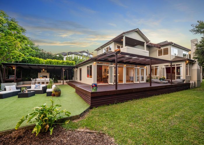  at 38 Ravenstone Place, Chatswood, Auckland