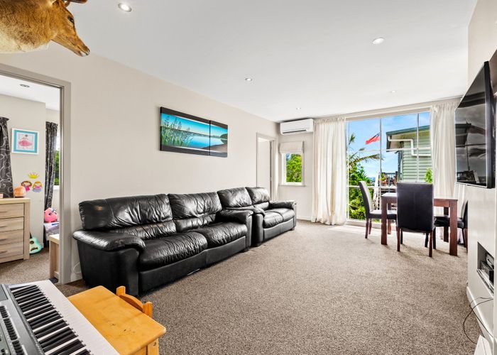  at 14 Fairmount Road, Titirangi, Auckland