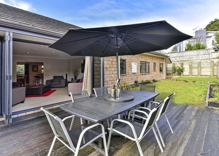  at 4 Nita Place, The Gardens, Auckland