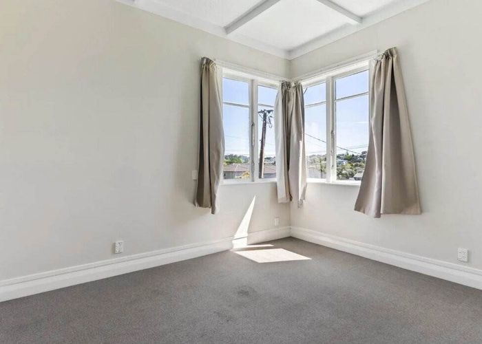  at 8A Corunna Road, Milford, North Shore City, Auckland