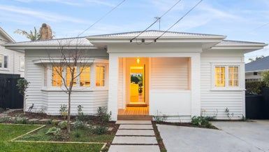  at 22 Seacombe Road, Point Chevalier, Auckland