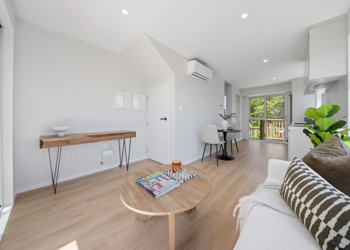  at 8/186 Forrest Hill Road, Forrest Hill, North Shore City, Auckland