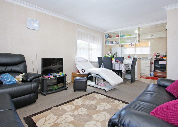  at 2/100 Coronation Road, Papatoetoe, Manukau City, Auckland