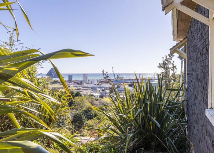  at 15 Weston Street, Moturoa, New Plymouth, Taranaki