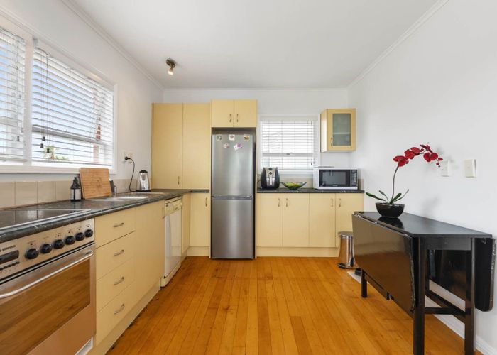  at 2/11 Felton Mathew Avenue, Saint Johns, Auckland City, Auckland