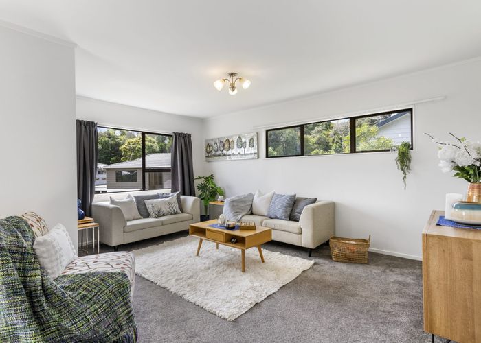  at 2/15 Squirrel Lane, Browns Bay, Auckland