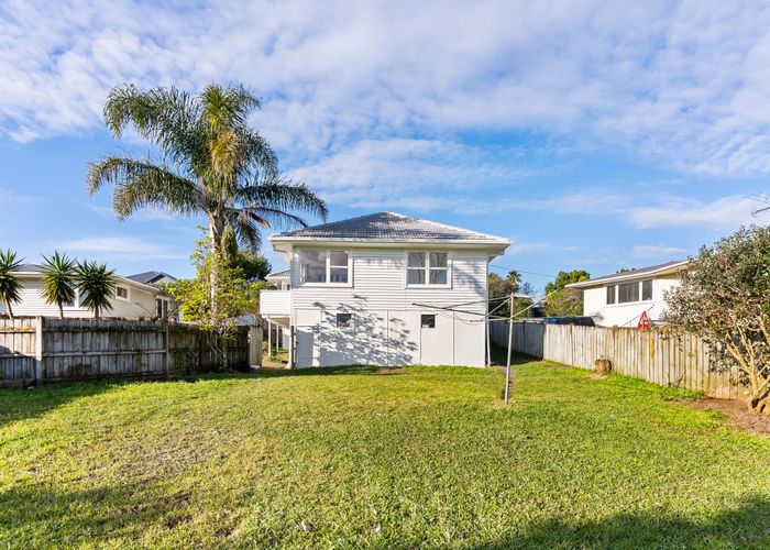  at 59 Bond Crescent, Forrest Hill, North Shore City, Auckland