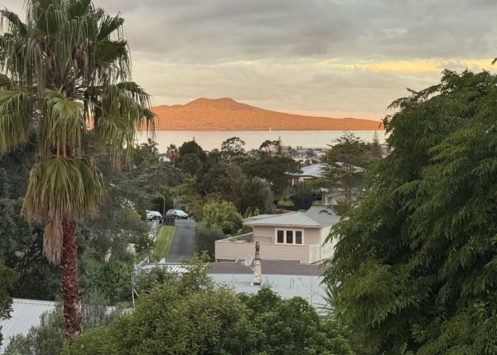  at 84 Parr Terrace, Castor Bay, North Shore City, Auckland