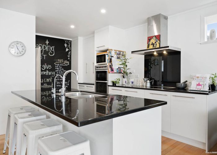  at 20 Pirangi Street, Point England, Auckland