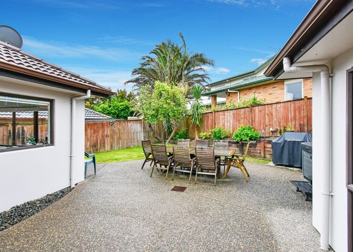  at 4 Byblos Place, The Gardens, Auckland