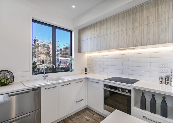  at 16 Tapuwae Way, Mangere Bridge, Auckland