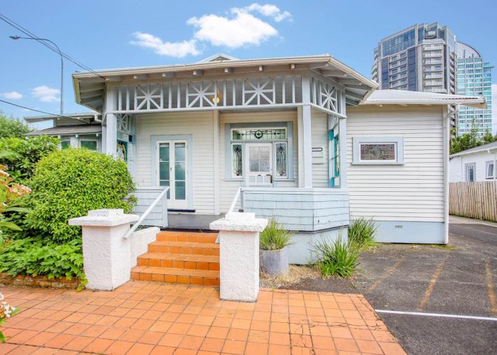  at 25 Bracken Avenue, Takapuna, North Shore City, Auckland