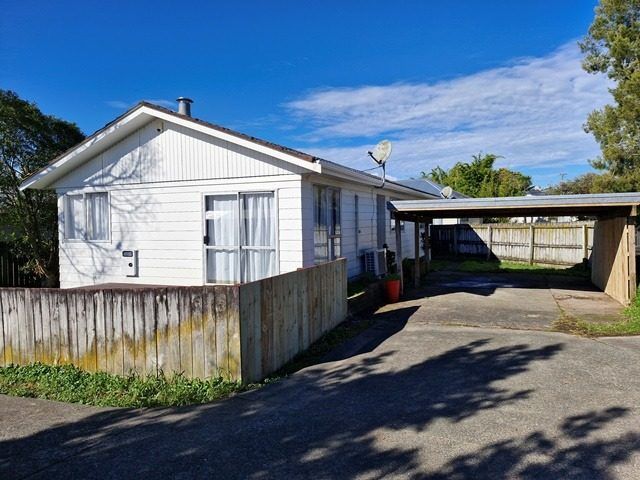  at 6 Sabot Place, Massey, Waitakere City, Auckland