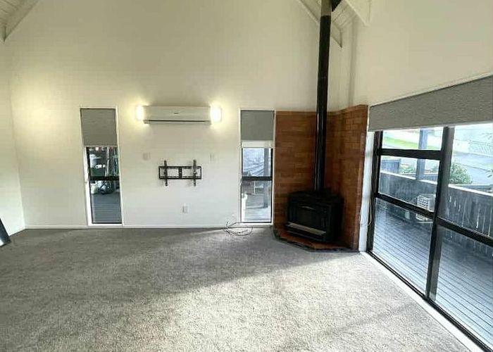  at 77 Spence Road, Henderson, Waitakere City, Auckland