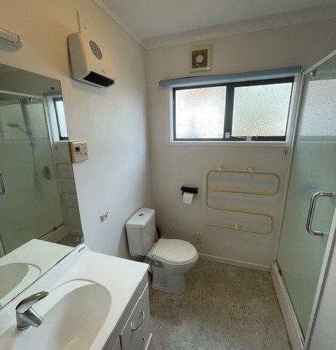  at 3/8 Shakespeare Road, Milford, Auckland