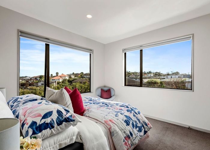  at 44 Beach Road, Te Atatu Peninsula, Auckland