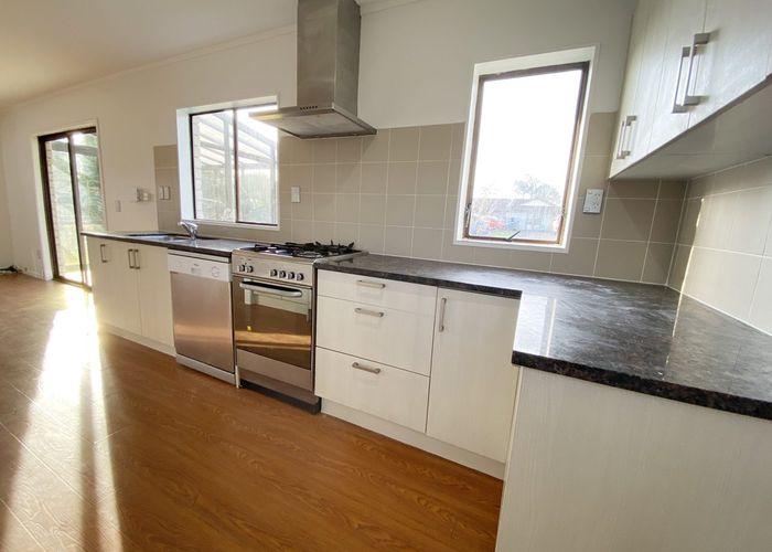  at 1/73 Butley Drive, Farm Cove, Manukau City, Auckland
