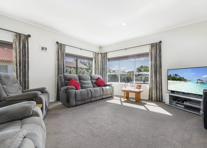  at 6 Elderberry Road, Burswood, Auckland