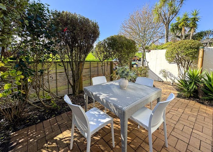  at 2/1 Gleanor Avenue, Oteha, North Shore City, Auckland