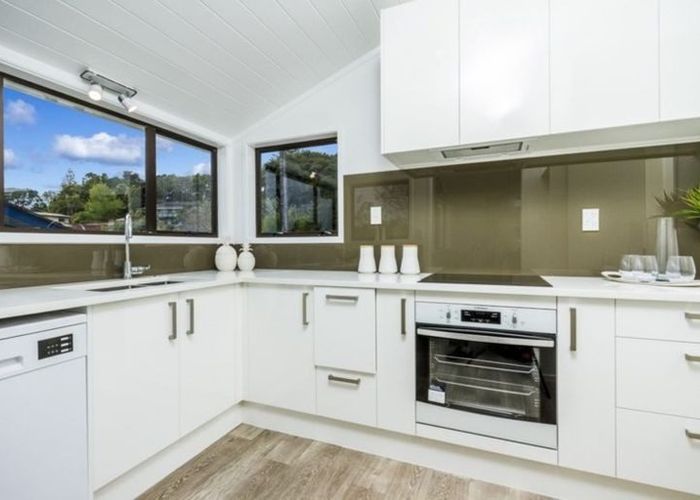  at 42 Archers Rd, Glenfield, North Shore City, Auckland