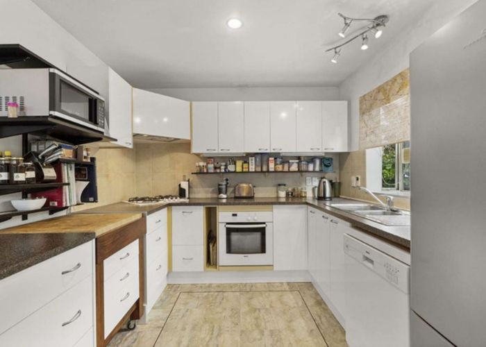  at 2/51 Fields Parade, Oteha, North Shore City, Auckland