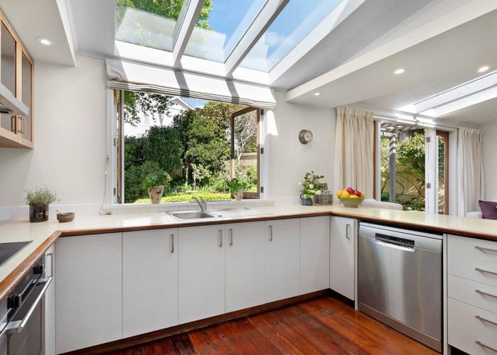  at 35 Rimu Road, Kelburn, Wellington