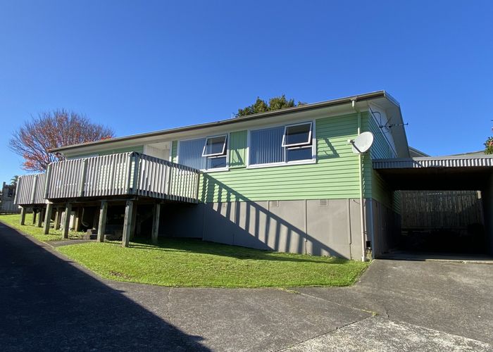  at 1/104 Lauderdale Road, Birkdale, North Shore City, Auckland