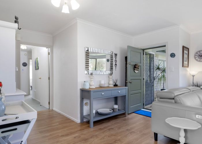  at 4 Donegal Place, Katikati