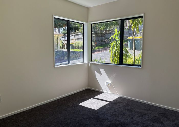  at 33 Bronzewing, Unsworth Heights, North Shore City, Auckland