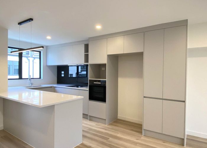  at 11/12 Onewa Road, Northcote, North Shore City, Auckland