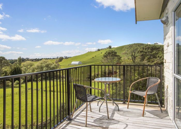  at 135 Willoughby Road, Tahawai