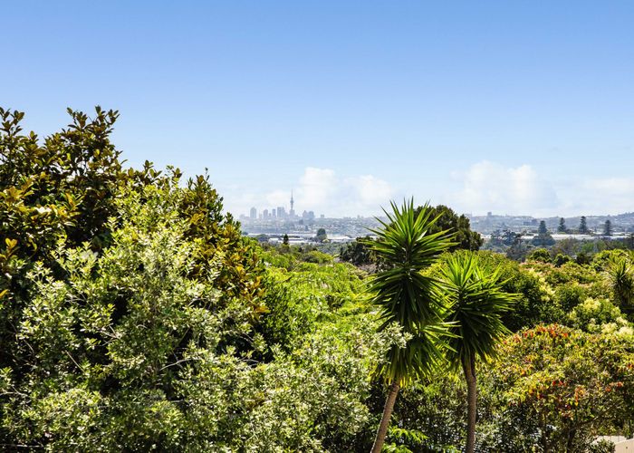  at 25 Nui Mana Place, Te Atatu South, Waitakere City, Auckland