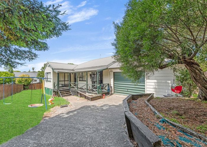  at 14 Mile Place, Henderson, Auckland