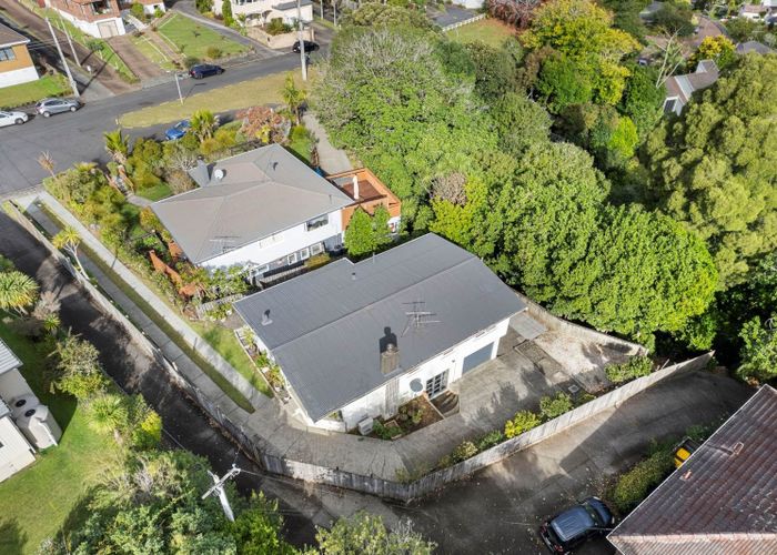  at 43 Howard Road, Northcote, Auckland