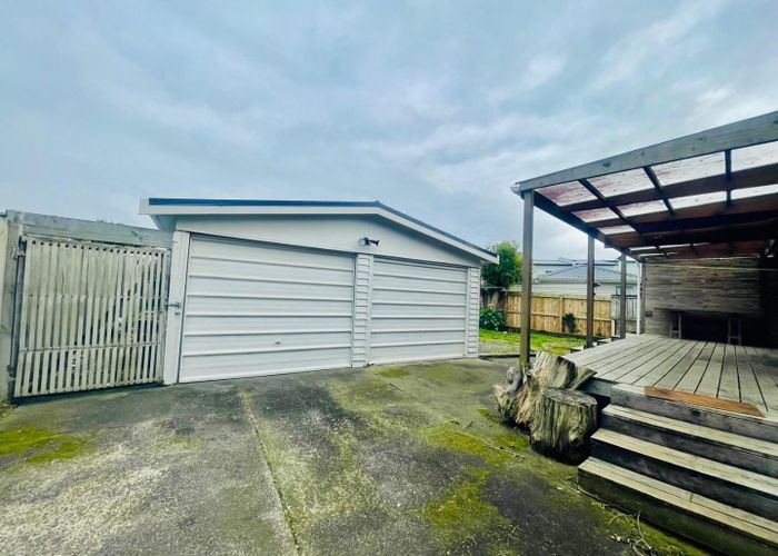  at 11 Awatere Street, Clover Park, Auckland