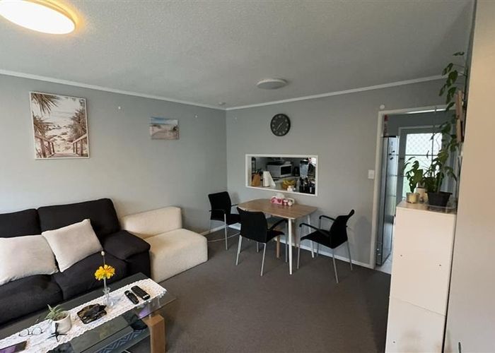  at 2/49A Landon Avenue, Mangere East, Manukau City, Auckland