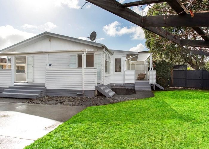  at 3/18 Holly Street, Avondale, Auckland