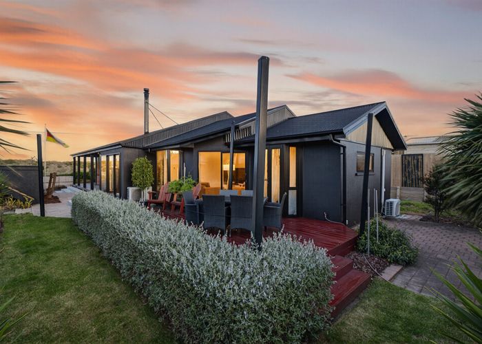  at 332 Marine Parade, New Brighton, Christchurch City, Canterbury