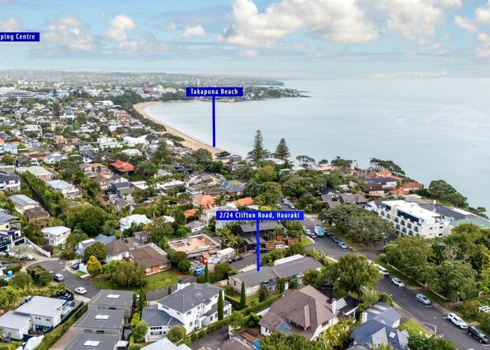  at 2/24 Clifton Road, Hauraki, North Shore City, Auckland