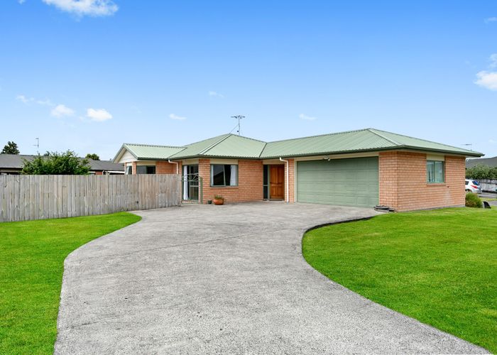  at 15 Kittyhawk Place, Melville, Hamilton