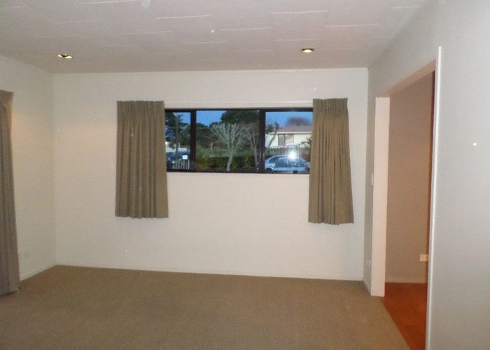  at 12 Posa Ave, Henderson, Waitakere City, Auckland