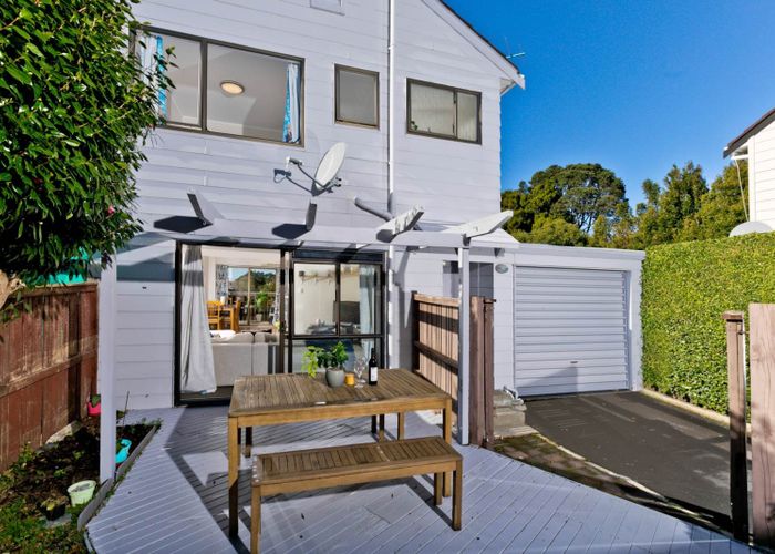  at 15H Roseberry Avenue, Birkenhead, North Shore City, Auckland