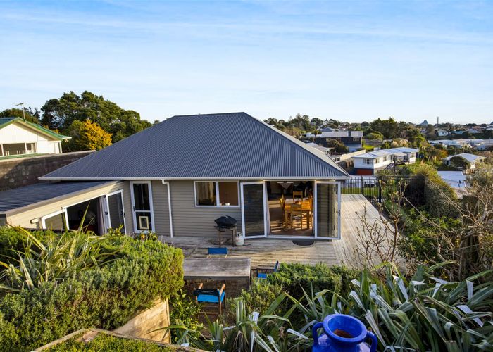  at 39 Queens Road, Glen Avon, New Plymouth