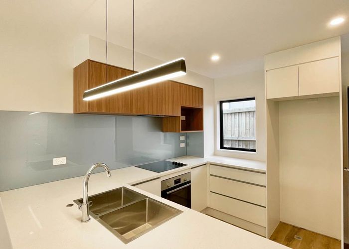  at 3/9 Flanshaw Road, Te Atatu South, Waitakere City, Auckland