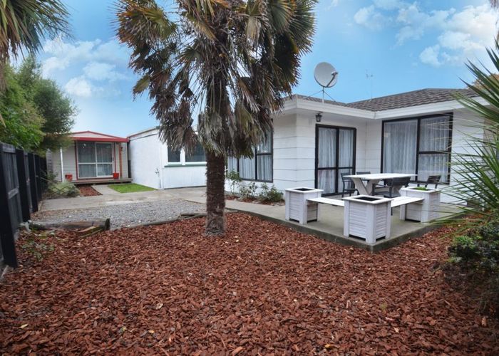  at 2/33 Seymour Street, Hornby, Christchurch