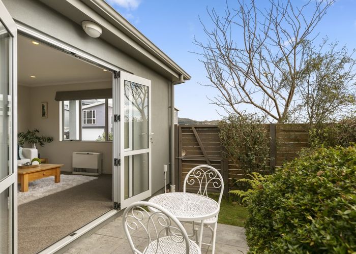  at 9 Cedarwood Street, Woodridge, Wellington