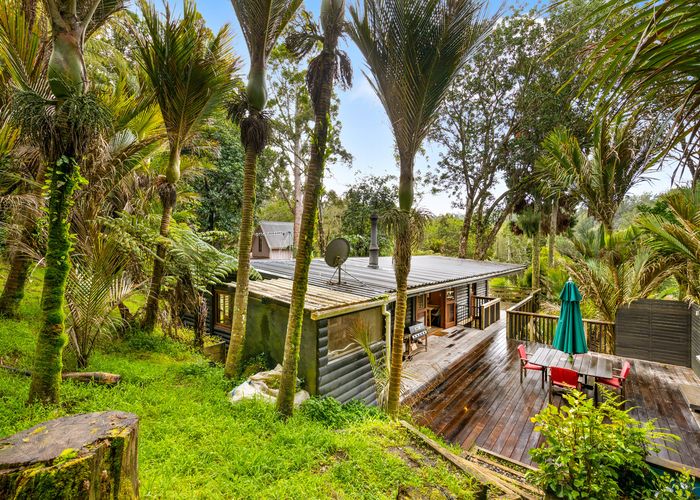  at 24 Mahoe Road, Titirangi, Auckland