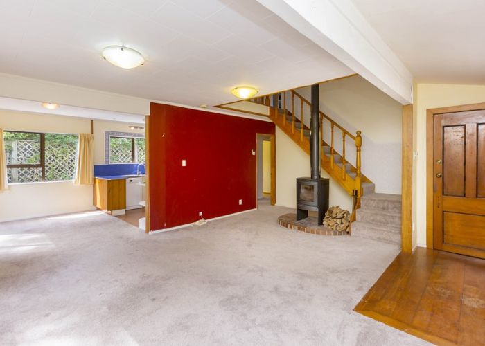  at 90 Avro Road, Blue Mountains, Upper Hutt