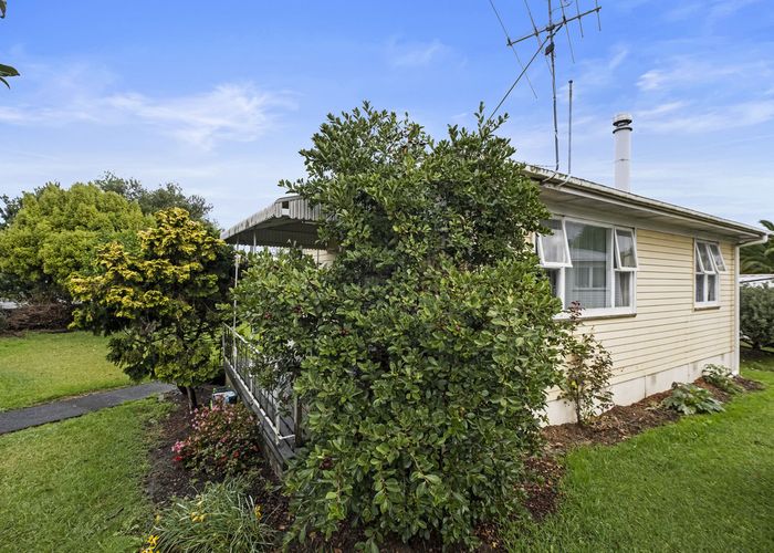  at 2 President Avenue, Papakura, Papakura